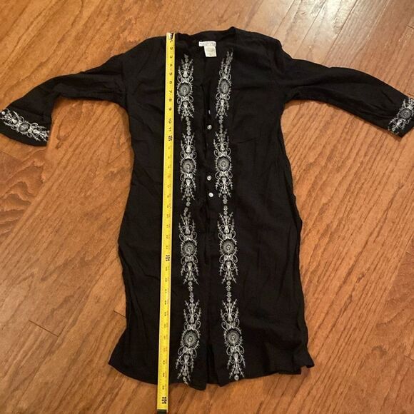 White House BlackMarket size medium cover, black with white stitching - Picture 8 of 10